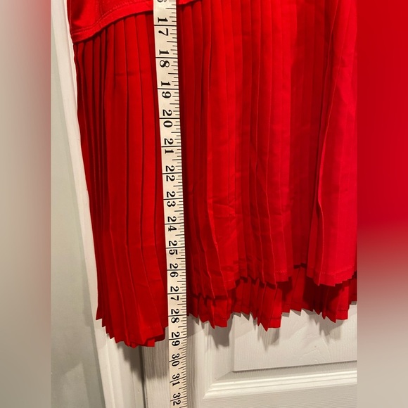 NWT Limited Size XL Red Short Sleeve V Neck Pleated Hem Flowy Tunic Stretch Top - Picture 13 of 13